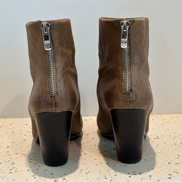 Vince Camuto Hadley‎ Leather Ankle Booties - Picture 4 of 13